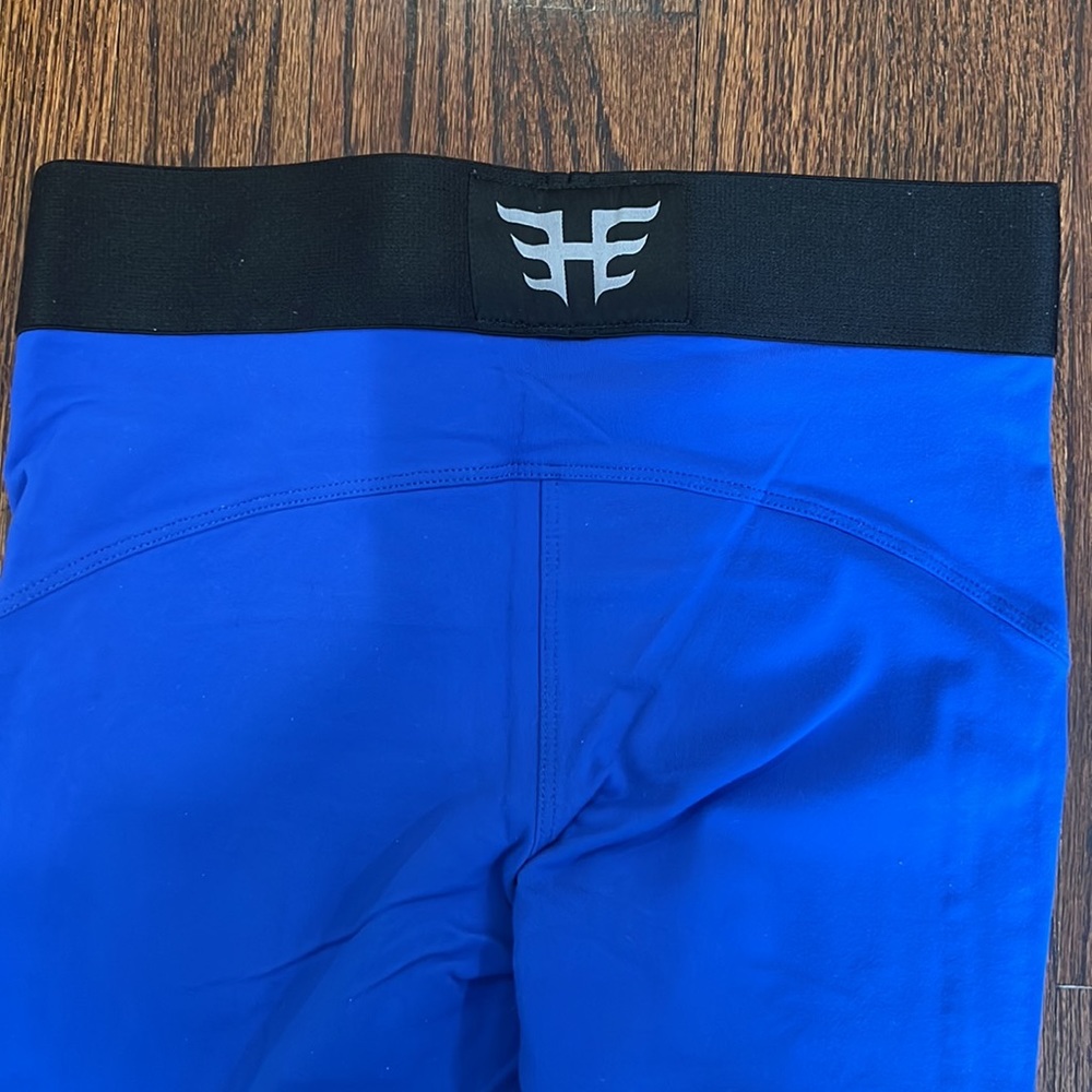 Heroine Sport Crop Tight! 💙 - Picture 6 of 8